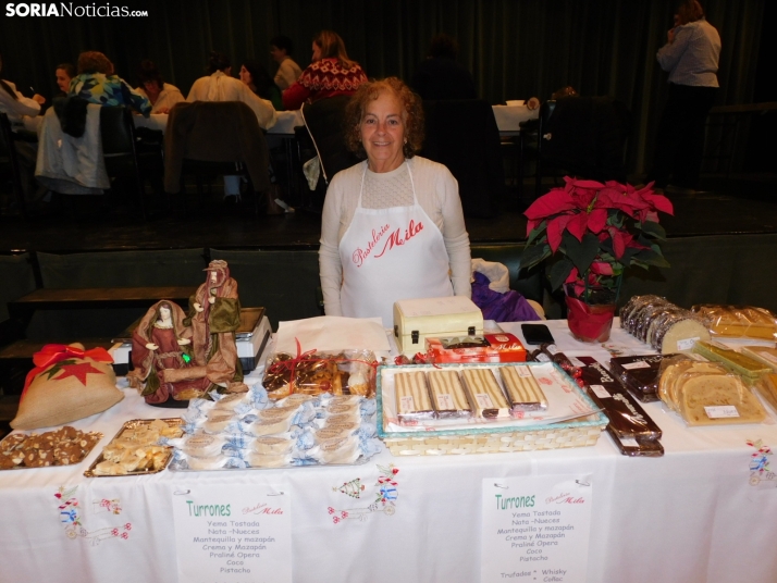 En im&aacute;genes: &Oacute;lvega da la bienvenida a la Navidad con un mercadillo navide&ntilde;o solidario