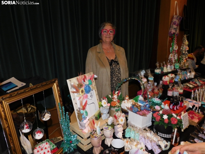 En im&aacute;genes: &Oacute;lvega da la bienvenida a la Navidad con un mercadillo navide&ntilde;o solidario