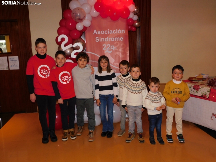 En im&aacute;genes: &Oacute;lvega da la bienvenida a la Navidad con un mercadillo navide&ntilde;o solidario