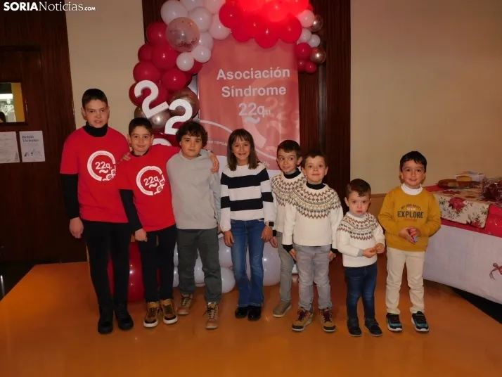 En im&aacute;genes: &Oacute;lvega da la bienvenida a la Navidad con un mercadillo navide&ntilde;o solidario