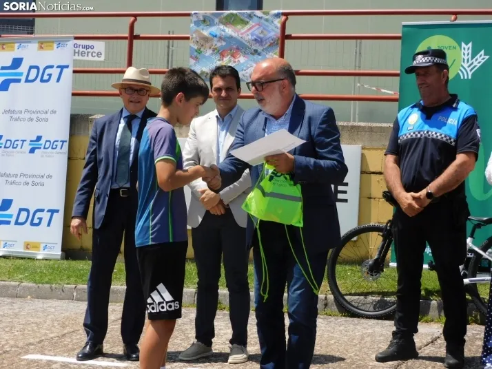 Fotos: Entrega de premios y diplomas en el Parque Infantil de Tr&aacute;fico de Soria