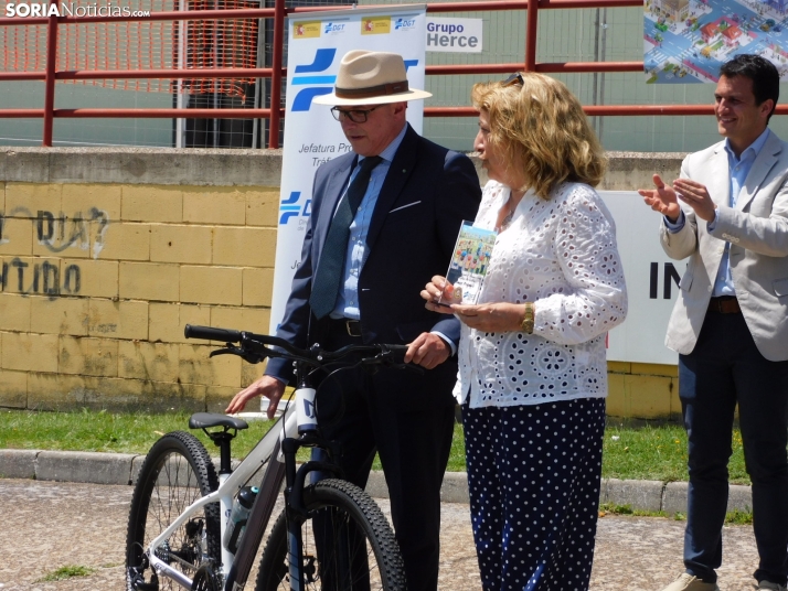 Fotos: Entrega de premios y diplomas en el Parque Infantil de Tr&aacute;fico de Soria