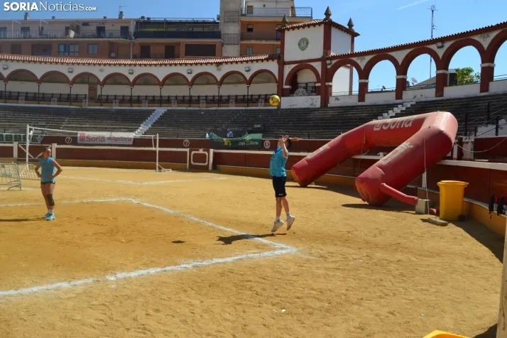 En im&aacute;genes: Las finales del V&oacute;ley Plaza empiezan con los m&aacute;s peque&ntilde;os