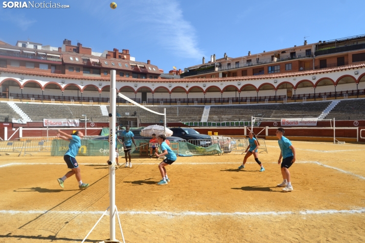 En im&aacute;genes: Las finales del V&oacute;ley Plaza empiezan con los m&aacute;s peque&ntilde;os