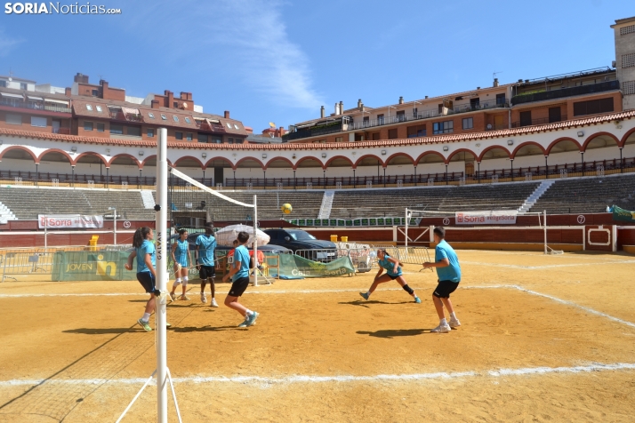En im&aacute;genes: Las finales del V&oacute;ley Plaza empiezan con los m&aacute;s peque&ntilde;os