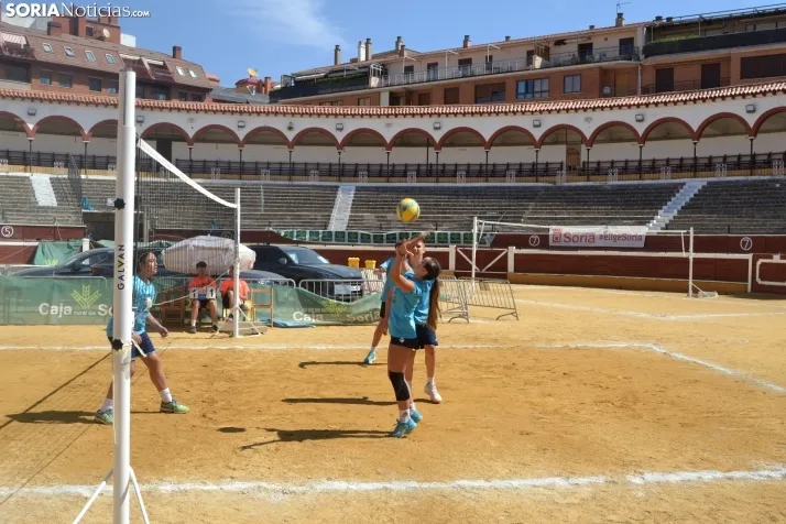 En im&aacute;genes: Las finales del V&oacute;ley Plaza empiezan con los m&aacute;s peque&ntilde;os