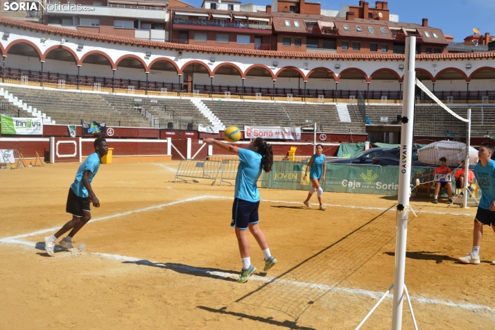 En im&aacute;genes: Las finales del V&oacute;ley Plaza empiezan con los m&aacute;s peque&ntilde;os