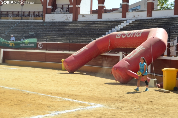 En im&aacute;genes: Las finales del V&oacute;ley Plaza empiezan con los m&aacute;s peque&ntilde;os