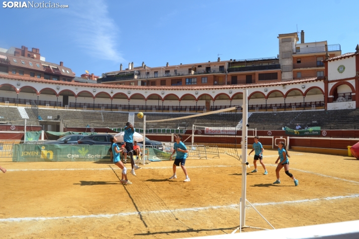 En im&aacute;genes: Las finales del V&oacute;ley Plaza empiezan con los m&aacute;s peque&ntilde;os