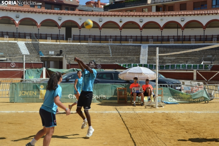 En im&aacute;genes: Las finales del V&oacute;ley Plaza empiezan con los m&aacute;s peque&ntilde;os