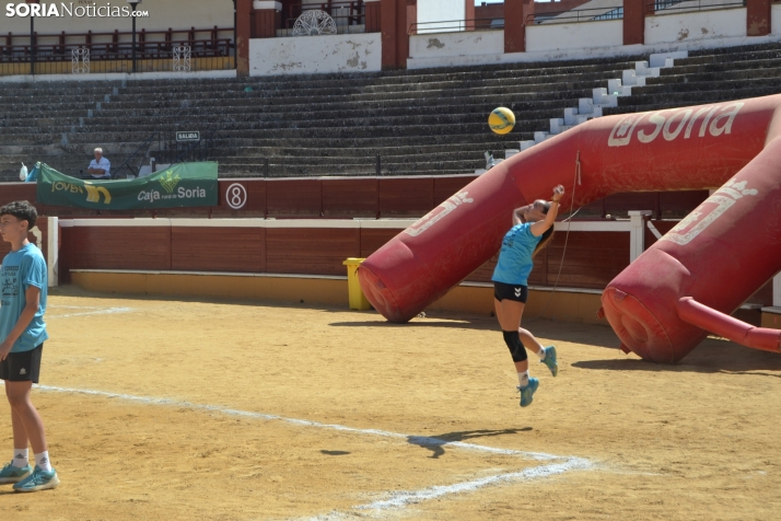 En im&aacute;genes: Las finales del V&oacute;ley Plaza empiezan con los m&aacute;s peque&ntilde;os