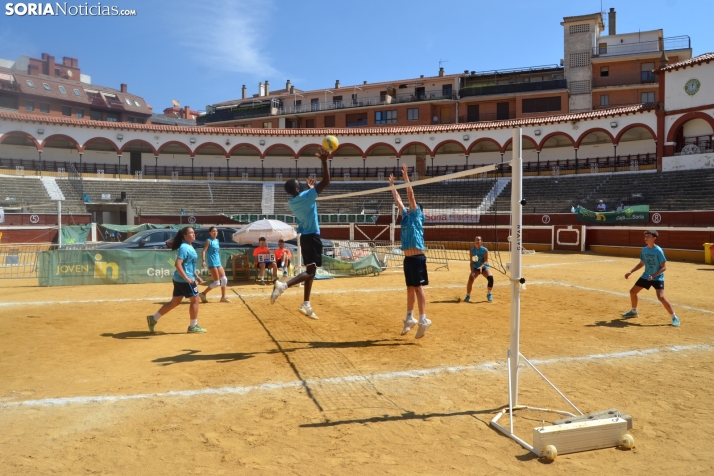 En im&aacute;genes: Las finales del V&oacute;ley Plaza empiezan con los m&aacute;s peque&ntilde;os