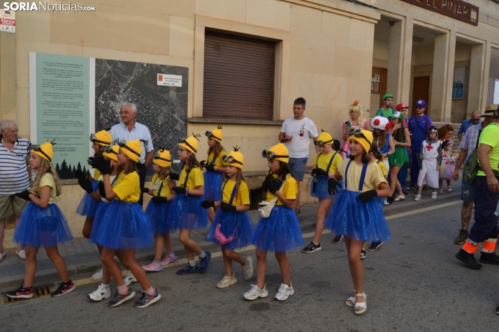 En im&aacute;genes: Tardelcuende celebra sus fiestas de la Juventud con una charanga de disfraces