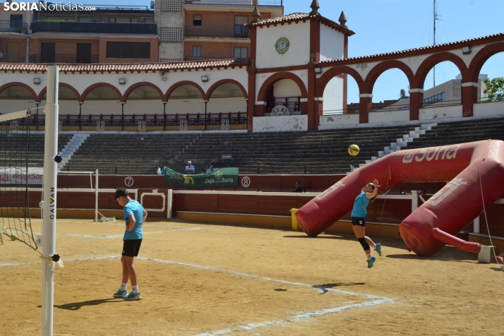 En im&aacute;genes: Las finales del V&oacute;ley Plaza empiezan con los m&aacute;s peque&ntilde;os