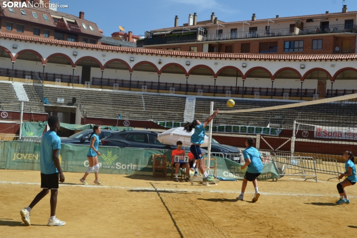 En im&aacute;genes: Las finales del V&oacute;ley Plaza empiezan con los m&aacute;s peque&ntilde;os
