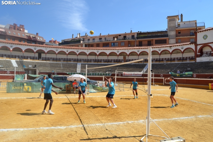 En im&aacute;genes: Las finales del V&oacute;ley Plaza empiezan con los m&aacute;s peque&ntilde;os