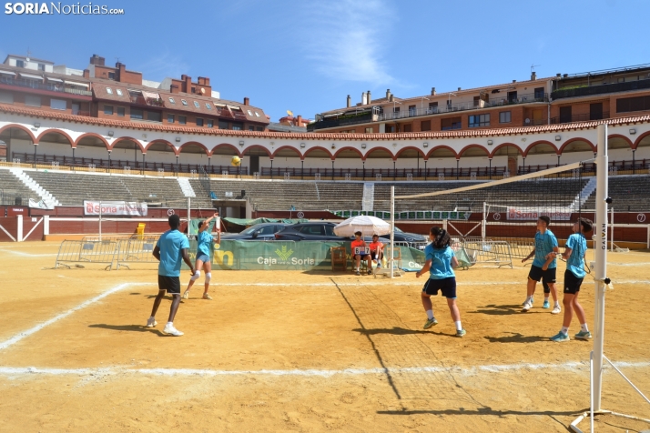 En im&aacute;genes: Las finales del V&oacute;ley Plaza empiezan con los m&aacute;s peque&ntilde;os
