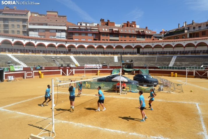 En im&aacute;genes: Las finales del V&oacute;ley Plaza empiezan con los m&aacute;s peque&ntilde;os
