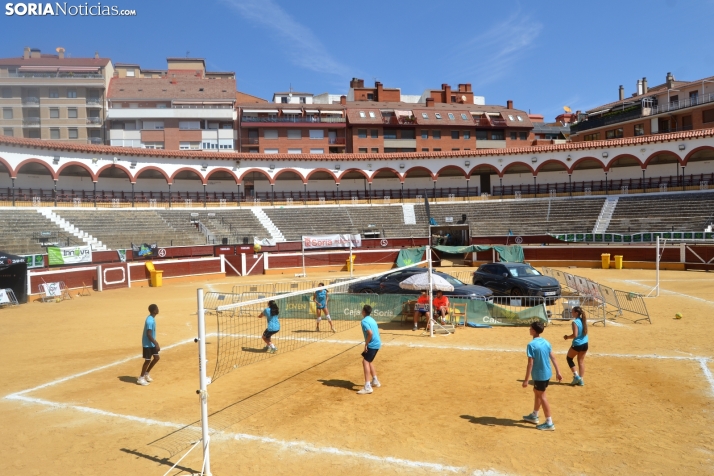 En im&aacute;genes: Las finales del V&oacute;ley Plaza empiezan con los m&aacute;s peque&ntilde;os