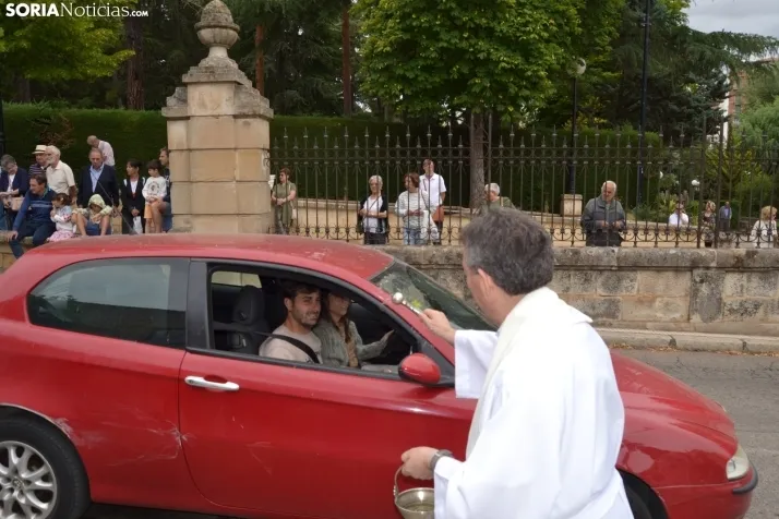 Fotos: Cientos de veh&iacute;culos son bendecidos en Soria por el D&iacute;a de San Crist&oacute;bal