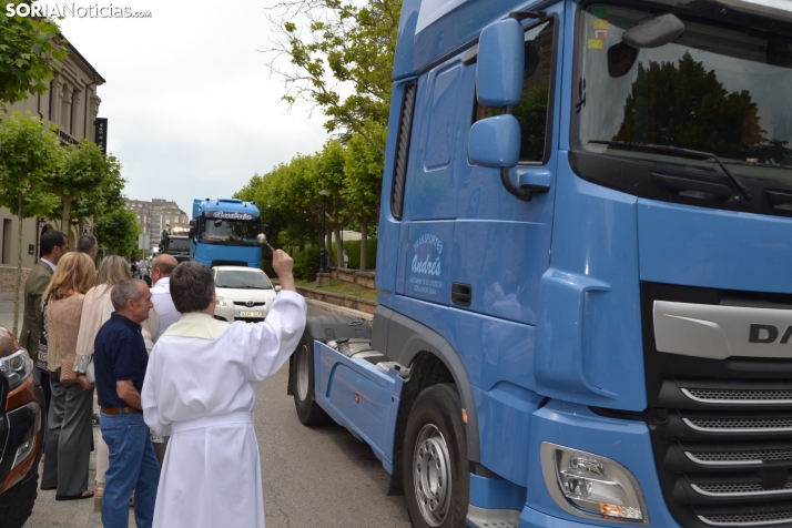 Fotos: Cientos de veh&iacute;culos son bendecidos en Soria por el D&iacute;a de San Crist&oacute;bal