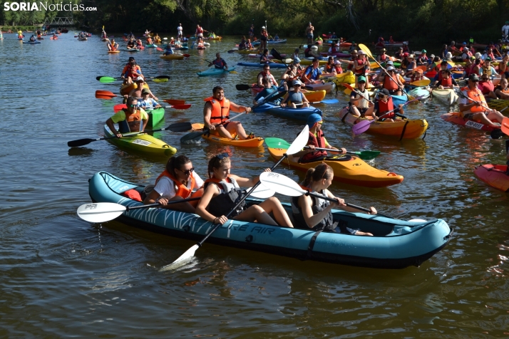 En im&aacute;genes: Cientos de pirag&uuml;istas surcan las aguas del Duero en la XXII edici&oacute;n de su Tra