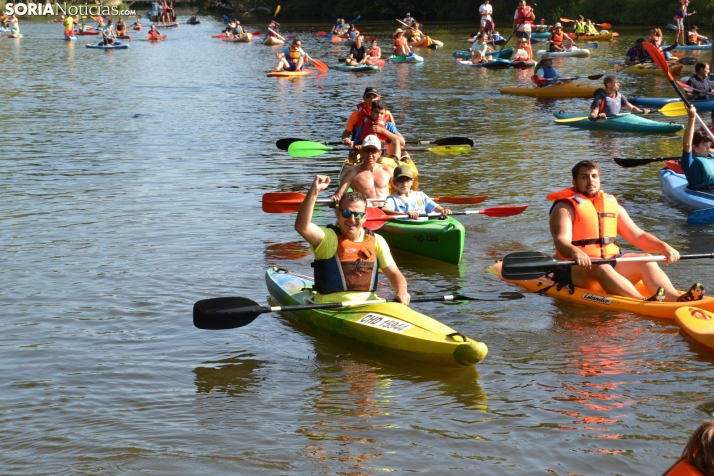 En im&aacute;genes: Cientos de pirag&uuml;istas surcan las aguas del Duero en la XXII edici&oacute;n de su Tra