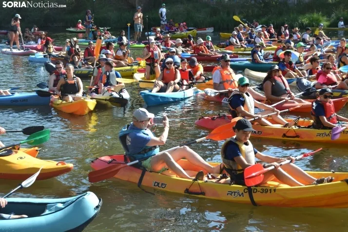 En im&aacute;genes: Cientos de pirag&uuml;istas surcan las aguas del Duero en la XXII edici&oacute;n de su Tra