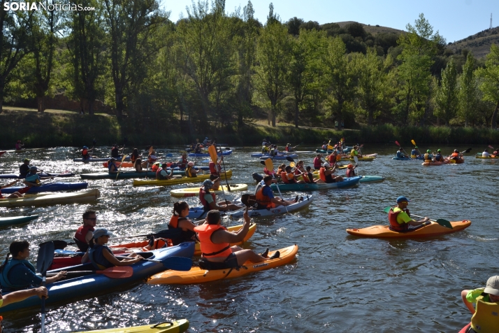 En im&aacute;genes: Cientos de pirag&uuml;istas surcan las aguas del Duero en la XXII edici&oacute;n de su Tra