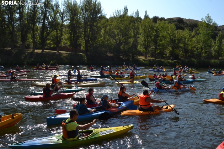 En im&aacute;genes: Cientos de pirag&uuml;istas surcan las aguas del Duero en la XXII edici&oacute;n de su Tra