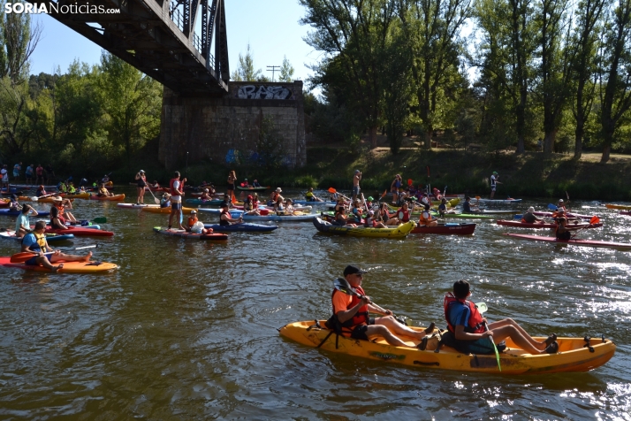 En im&aacute;genes: Cientos de pirag&uuml;istas surcan las aguas del Duero en la XXII edici&oacute;n de su Tra