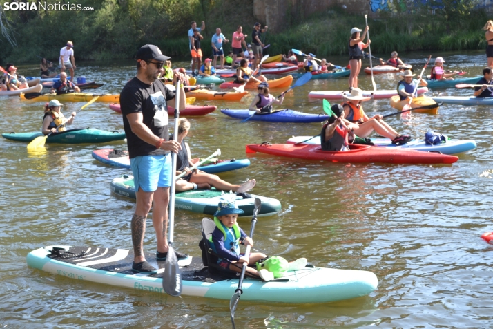 En im&aacute;genes: Cientos de pirag&uuml;istas surcan las aguas del Duero en la XXII edici&oacute;n de su Tra