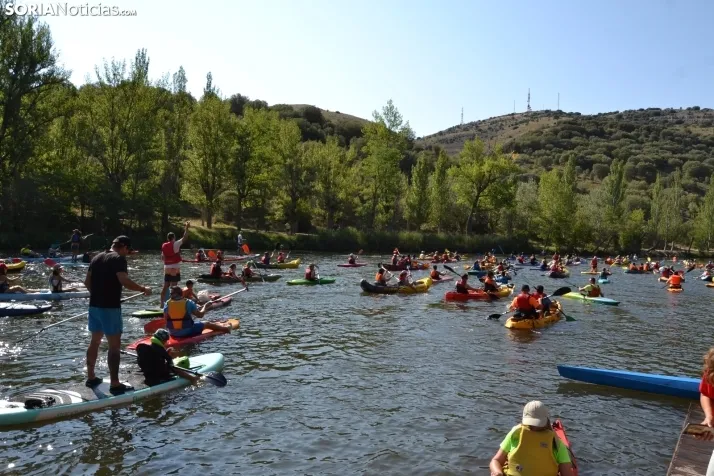 En im&aacute;genes: Cientos de pirag&uuml;istas surcan las aguas del Duero en la XXII edici&oacute;n de su Tra