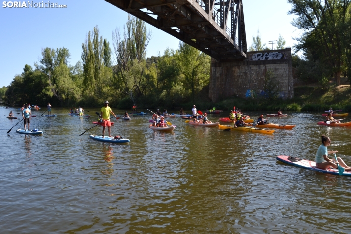 En im&aacute;genes: Cientos de pirag&uuml;istas surcan las aguas del Duero en la XXII edici&oacute;n de su Tra