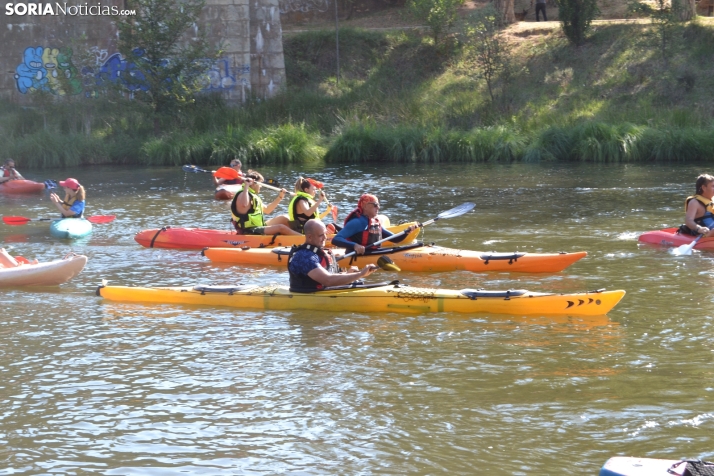 En im&aacute;genes: Cientos de pirag&uuml;istas surcan las aguas del Duero en la XXII edici&oacute;n de su Tra