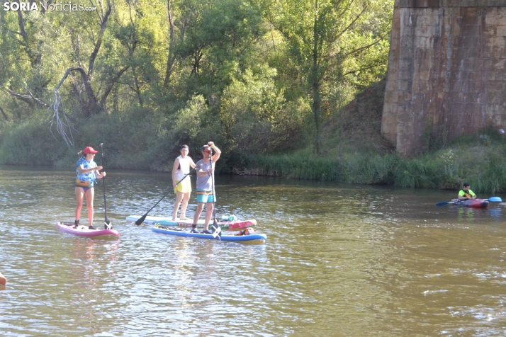 En im&aacute;genes: Cientos de pirag&uuml;istas surcan las aguas del Duero en la XXII edici&oacute;n de su Tra