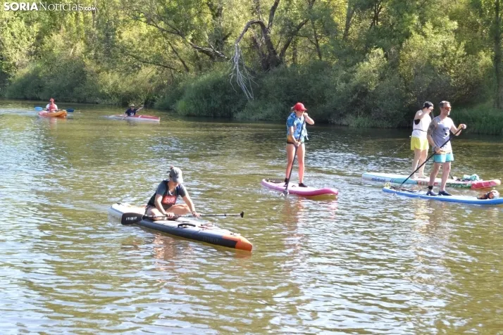 En im&aacute;genes: Cientos de pirag&uuml;istas surcan las aguas del Duero en la XXII edici&oacute;n de su Tra