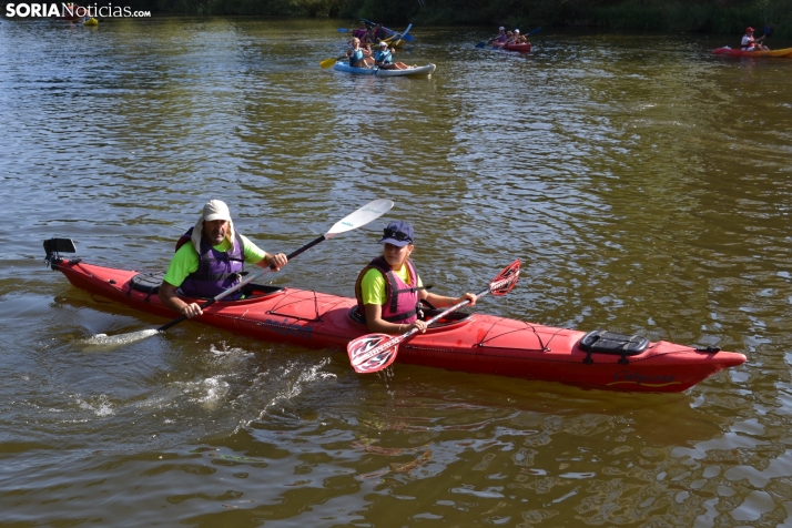 En im&aacute;genes: Cientos de pirag&uuml;istas surcan las aguas del Duero en la XXII edici&oacute;n de su Tra