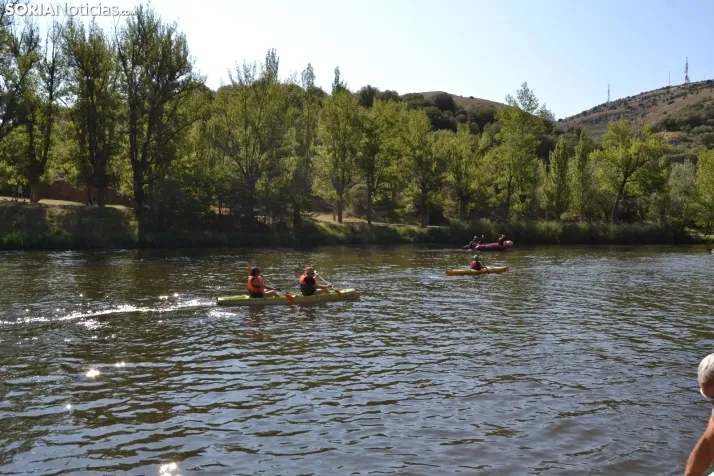 En im&aacute;genes: Cientos de pirag&uuml;istas surcan las aguas del Duero en la XXII edici&oacute;n de su Tra