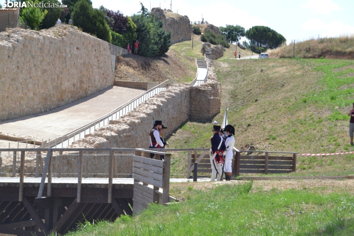 En im&aacute;genes: Almaz&aacute;n regresa a 1810 con la representaci&oacute;n de la batalla contra el ej&eacu