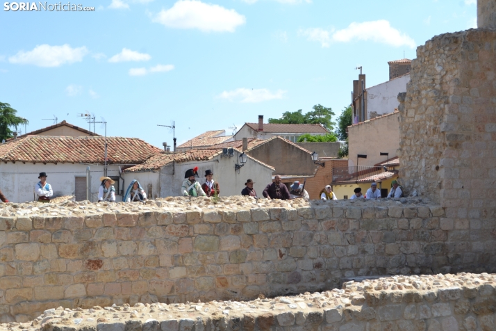 En im&aacute;genes: Almaz&aacute;n regresa a 1810 con la representaci&oacute;n de la batalla contra el ej&eacu