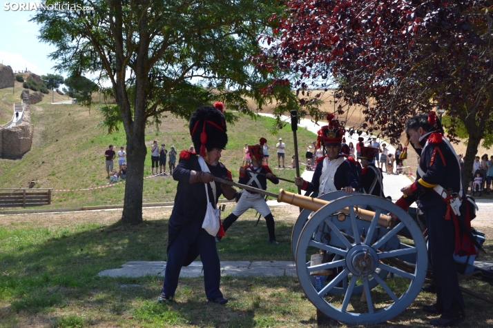 En im&aacute;genes: Almaz&aacute;n regresa a 1810 con la representaci&oacute;n de la batalla contra el ej&eacu