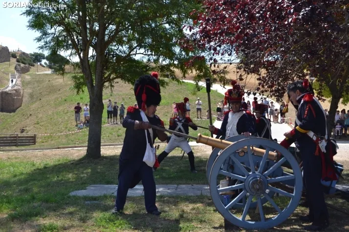 En im&aacute;genes: Almaz&aacute;n regresa a 1810 con la representaci&oacute;n de la batalla contra el ej&eacu