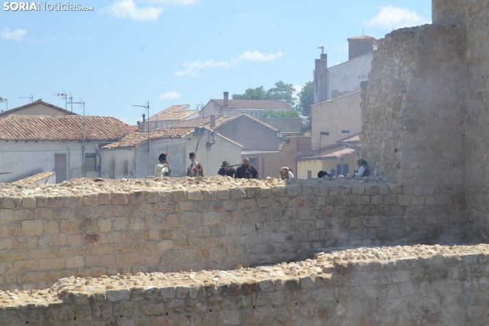 En im&aacute;genes: Almaz&aacute;n regresa a 1810 con la representaci&oacute;n de la batalla contra el ej&eacu