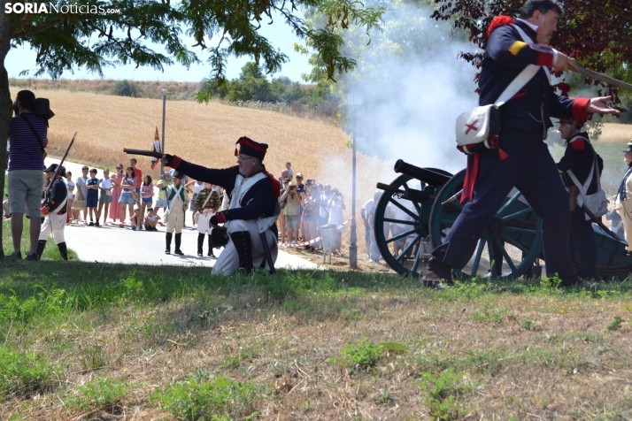 En im&aacute;genes: Almaz&aacute;n regresa a 1810 con la representaci&oacute;n de la batalla contra el ej&eacu