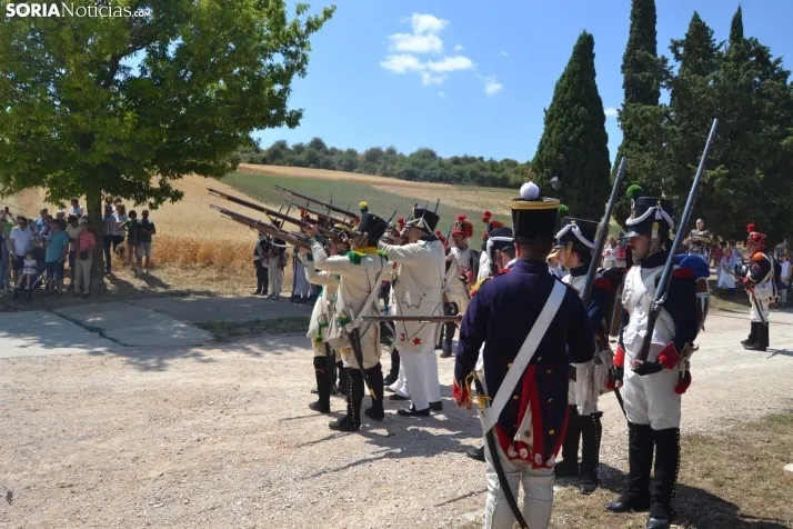En im&aacute;genes: Almaz&aacute;n regresa a 1810 con la representaci&oacute;n de la batalla contra el ej&eacu