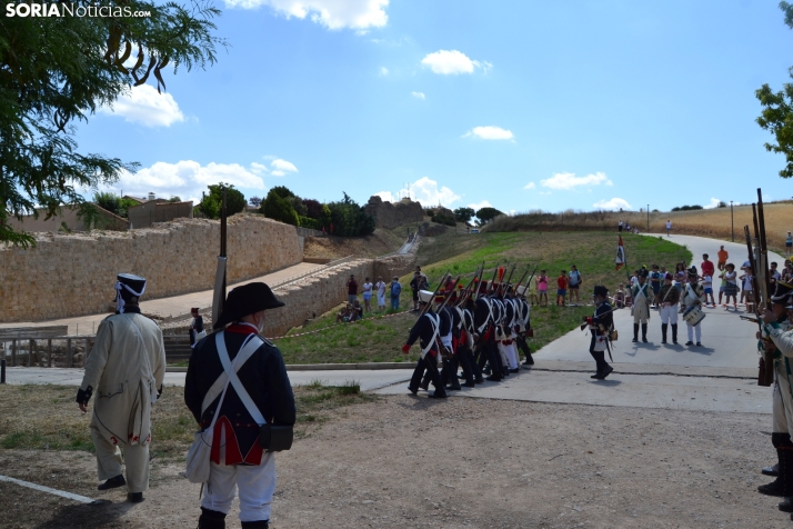 En im&aacute;genes: Almaz&aacute;n regresa a 1810 con la representaci&oacute;n de la batalla contra el ej&eacu