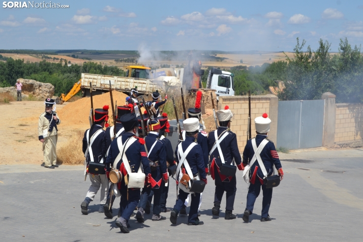 En im&aacute;genes: Almaz&aacute;n regresa a 1810 con la representaci&oacute;n de la batalla contra el ej&eacu