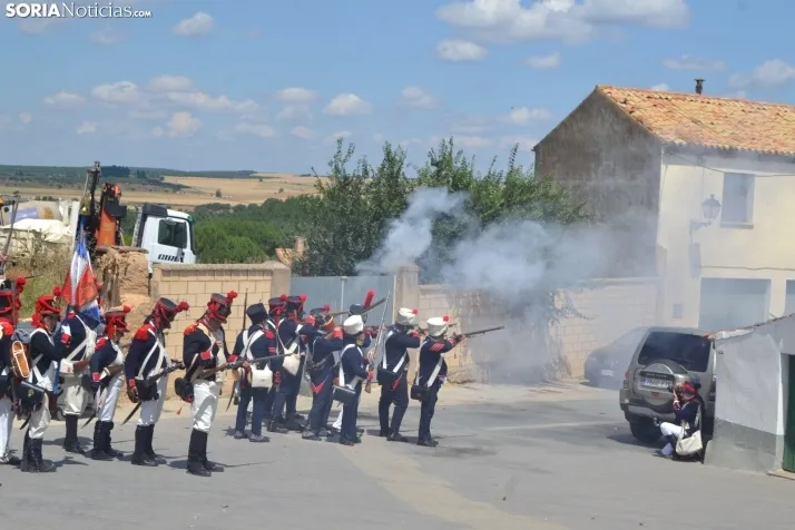 En im&aacute;genes: Almaz&aacute;n regresa a 1810 con la representaci&oacute;n de la batalla contra el ej&eacu