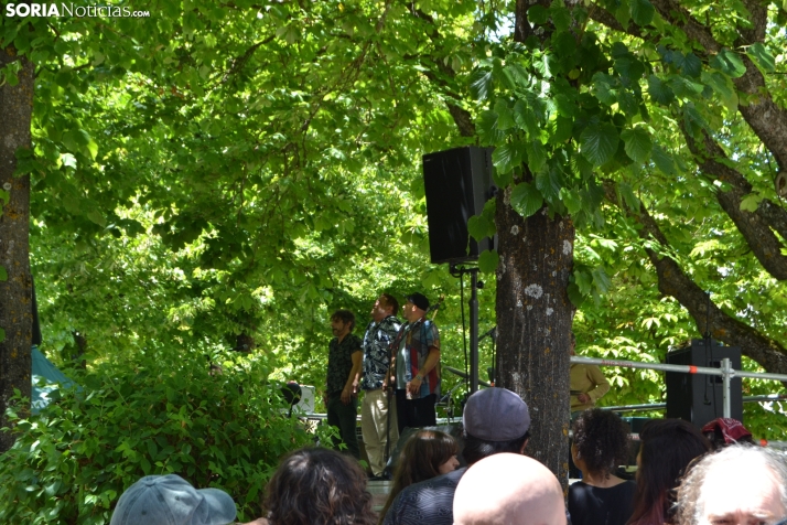 Fotos: El verm&uacute; del Enclave del Agua pone patas arriba La Dehesa